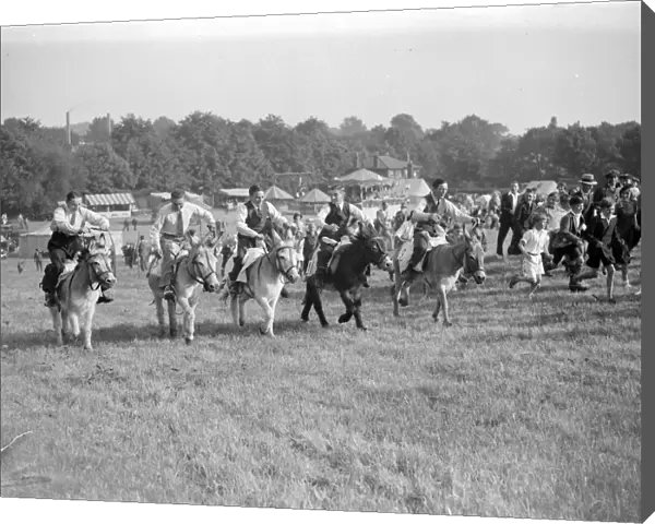 Steve Donaghue well away at the Donkey Derby. 1934