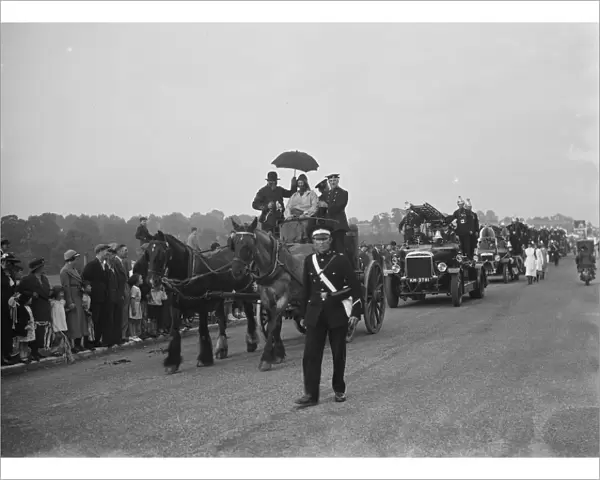 The Dartford Carnival. The fire brigade float. 1936