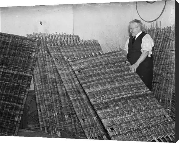 Howitzer mat making by Mr Hewett at Swanley Basket Works, Kent. 1938