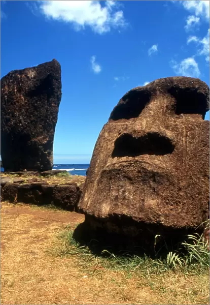Easter Island - Statue groups on the island - their date and purpose is unknown