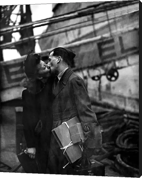 1940s romance. The Cunard White Star liner Queen Elizabeth completed her last voyage