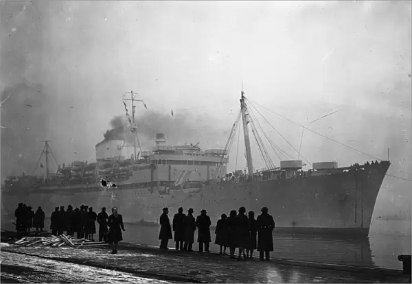 MV Carnarvon Castle arriving at Southampton carrying families of special servicemen