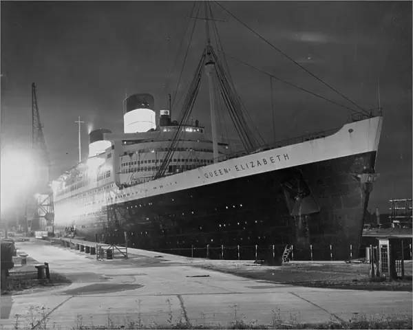 The Queen Elizabeth in dry dock. After hold-up at 12 hours due to unfavourable weather