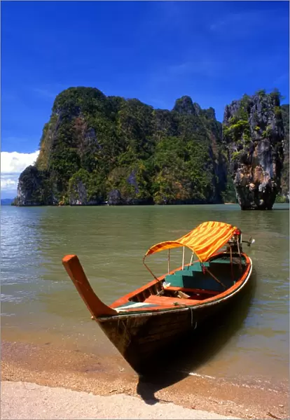 T4. 112. Thailand. Phang Nga Bay. [Khao Phingkan island], famous from the James Bond