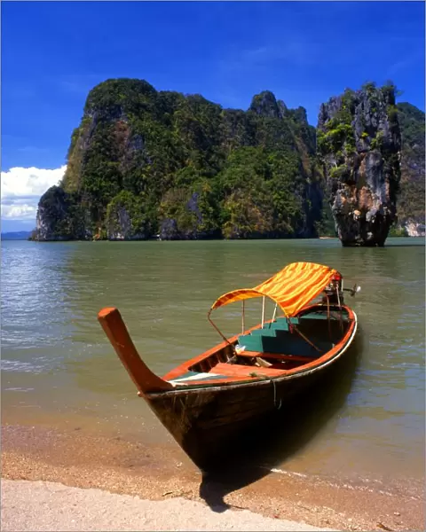 T4. 112. Thailand. Phang Nga Bay. [Khao Phingkan island], famous from the James Bond