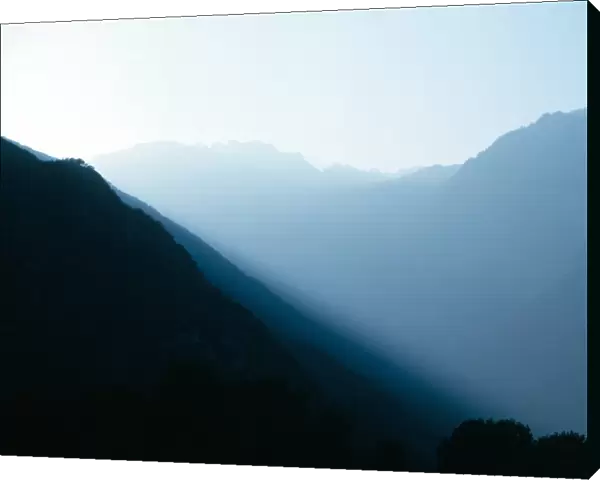 Italy, Val d Aosta ?2006 Charles Walker  /  TopFoto