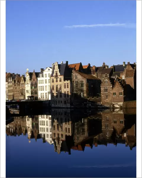 Canal and Houses, Korenlei, Ghent, Belgium ?2006 Charles Walker  /  TopFoto
