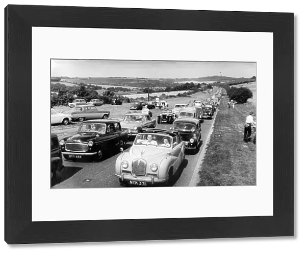 Traffic hold up Death Hill Farningham 1st August 1960
