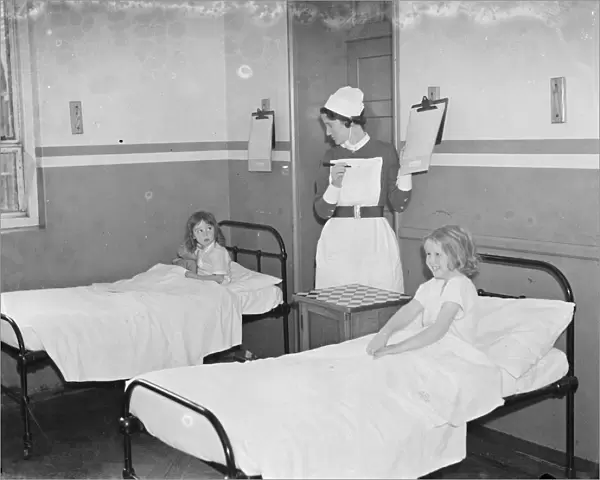 Gravesend Hospital in Kent. Child patients. 1939