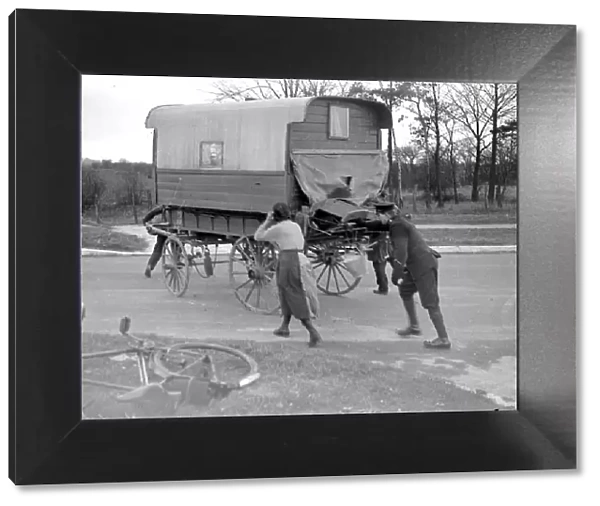 Gipsy Eviction (Chelsfield) caravan, family, policeman