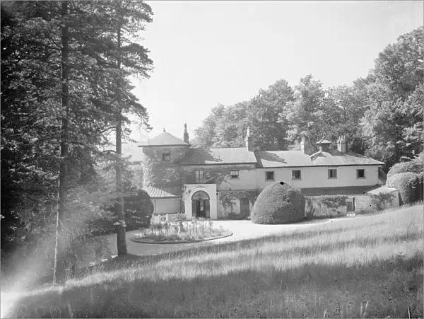 Exterior view of Dunstall Priory in Shoreham, Kent. 1939