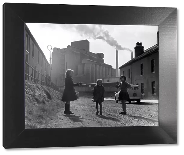Children in the street - skipping - late 1950s Stone - Kent - England