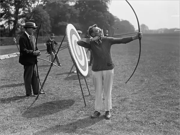 Archery at Ranelagh. H A Cox, champion archer of England. 23 May 1929