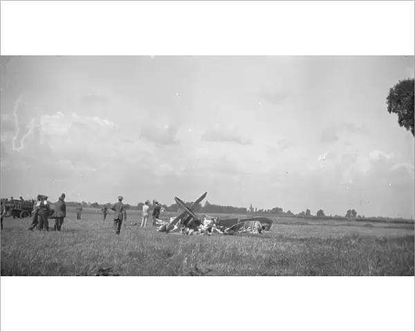 Aeroplane crash Lt from Rs Rosling, Little Waltham, Chelmsford September 1925
