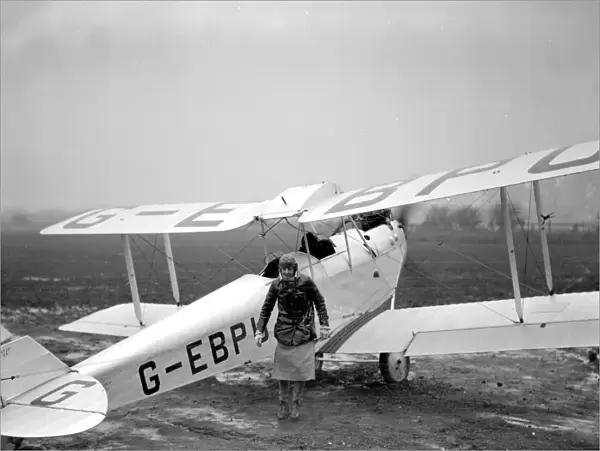At Stag Lane Aerodrome, Hendon. Hon Lady Bailey ( wife of Sir Abe Bailey ), who