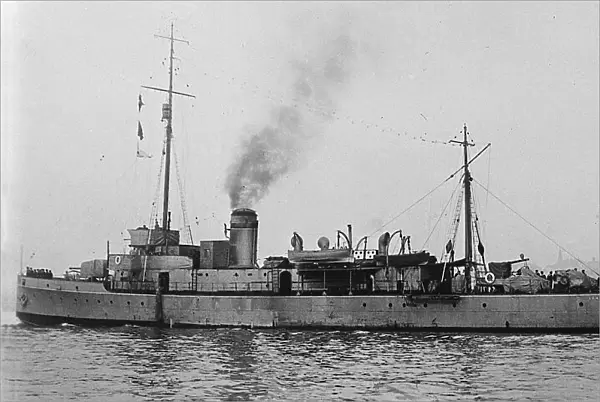 HMS Leamington was a Hunt class minesweeper of the Royal Navy from World War I. She