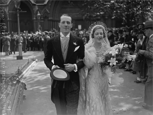 Miss Elizabeth Ponsonby weds Mr Denis Pelly at St Margaret s, Westminster. 5