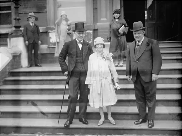 Wedding. Mr Harry Weldon was married at Hampstead Register Office to Miss Hilda Glyder