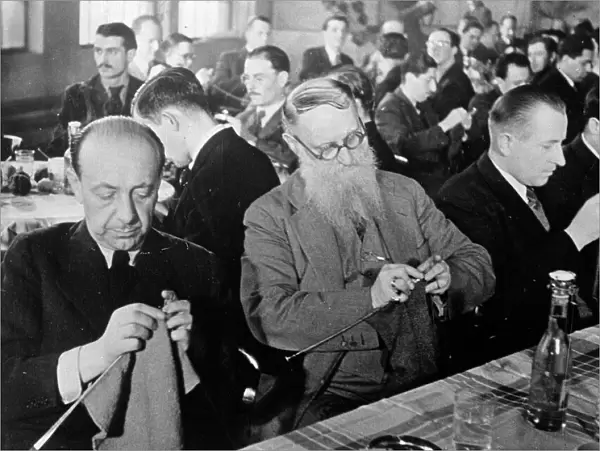 The first knitting club for men!. The first mens knitting club has been formed