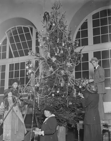 Buckingham Palace Christmas tree for wounded men On left is Miss Marta Cunningham