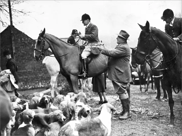 An invitation meet of the East Sussex Foxhounds was held today at Court Lodge Farm