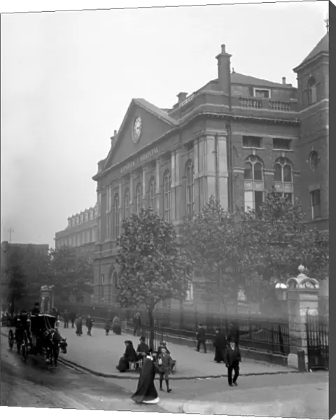 London scenes. The Royal London Hospital in Whitechapel. Early 1900s