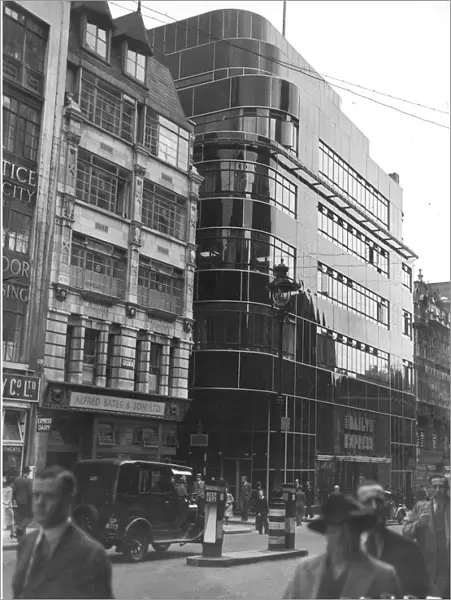 The Daily Express Building in Fleet Street was built in 1931, all black and clear