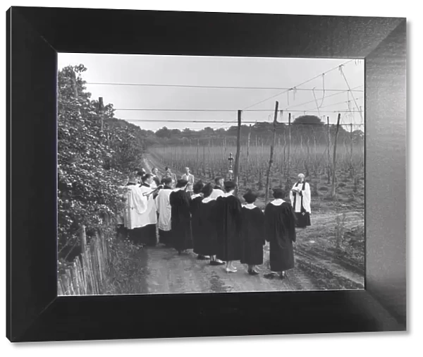 A service in the hop fields of Kent. When the hopfields, orchards and crops were
