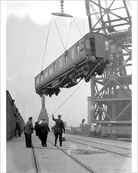 Unloading Royal Scot Train at Tilbury after her triumphal tour of Canada and the United States