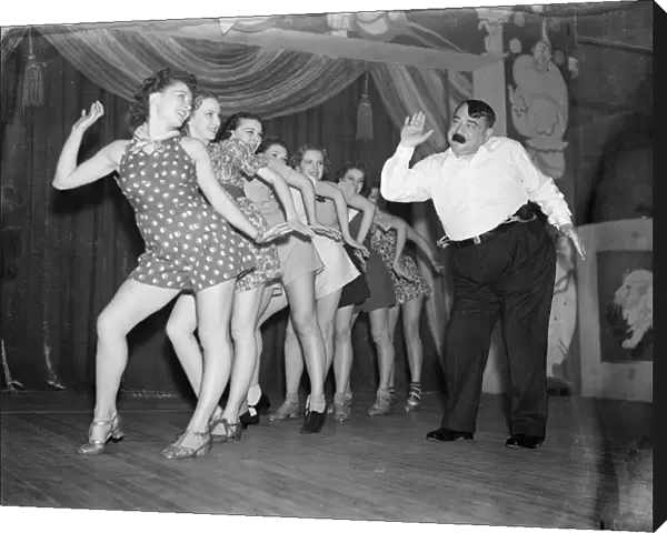 The Big Apple makes it debut with Billy Bennett. The Big Apple, latest dance craze of America