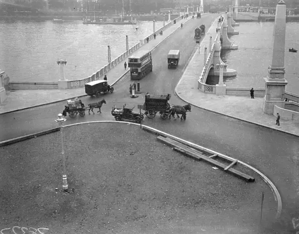 Lambeth Bridge. 1932