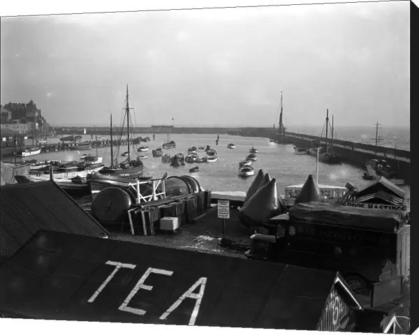 Bridlington Harbour, East Yorkshire. 11 January 1930 Fish where the fish are