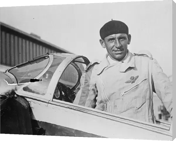 Signor Steppani breaks world long distance record for flying boats. October 1934