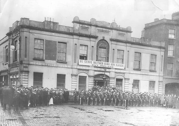 1916 Easter Rebellion in Eire. Irish citizen army parade at Liberty hall, Dublin