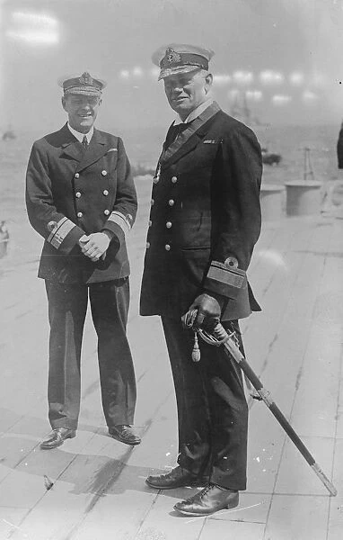 Admiral Osmond De B Brock ( left ) and Vice Admiral Sir William Nicholson ( on right