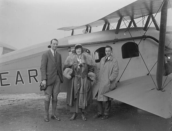 The aerial soloist, Artiste who travels by air. Miss Florence Parbury, the famous