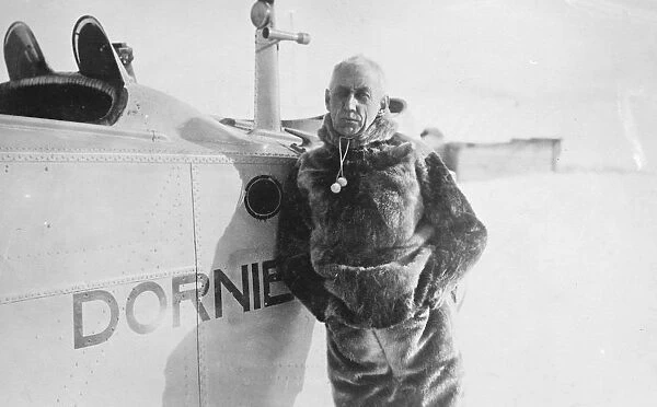 Amundsen Ellsworth Polar Flight, making final preparations at Spitsbergen Amundsen