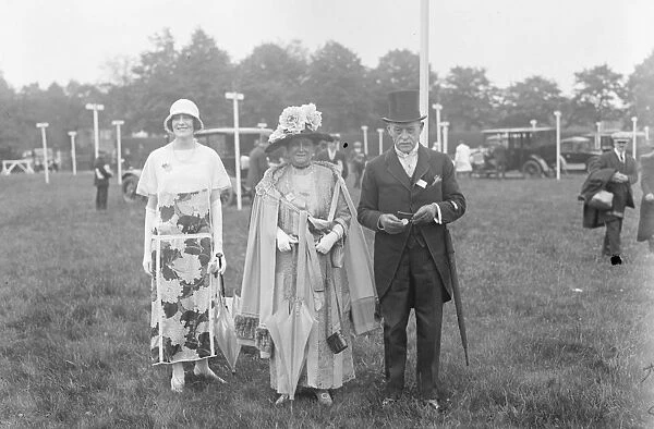 Ascot. General Sir Archibald Hunter, Lady Hunter and Margaret Cecil. 17 June 1924