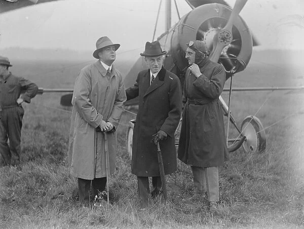 The autogiro demonstrated at Farnborough. Mr Courtney, the famous test pilot