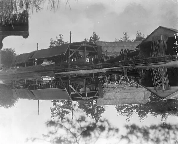 Barge building at Farnborough 30 October 1920