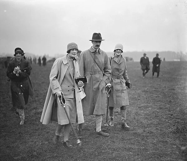 Beaufort Hunt point to point at Hazelton. Mrs Maurice Kingscote ( left ). 1928