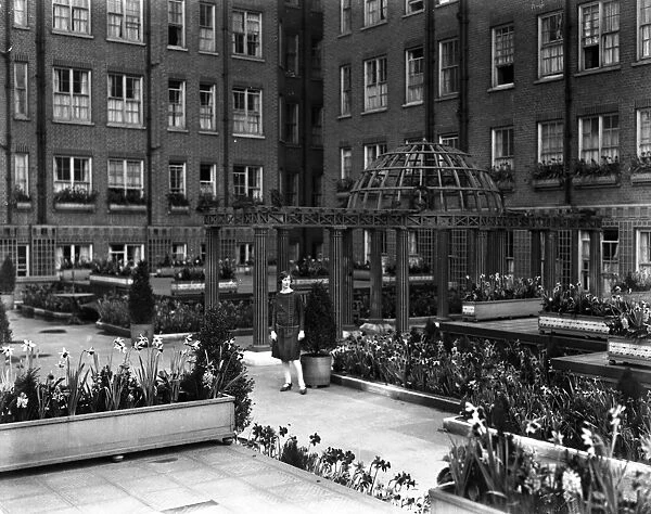The beautiful roof garden of the May Fair Hotel, London. 11 April 1928