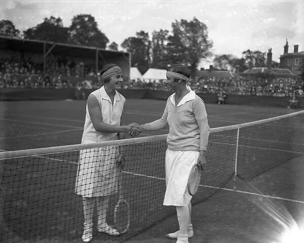At the Beckenham Tennis Tournament, Mlle D Alvarez and Mrs Mallory. 1926