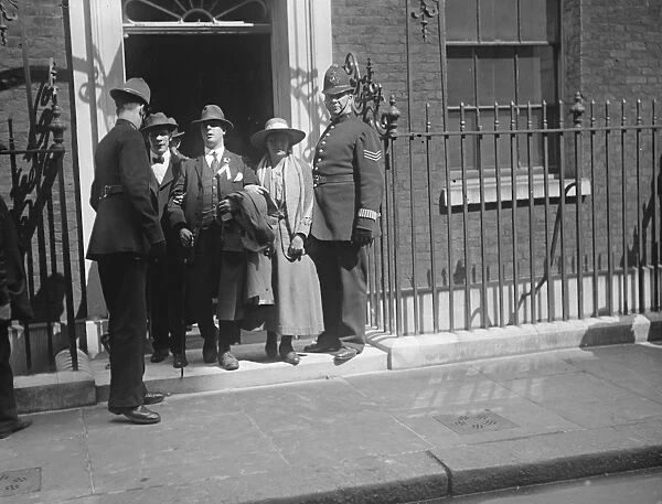 The blind men see the premier 1 May 1920