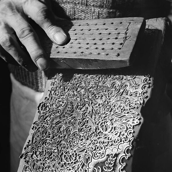 Block making in Wilmington, Kent. Another block making method. 27 April 1939