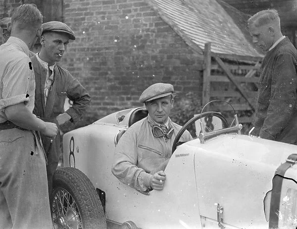 Bobby Kohlrausch in Magic Midget a German competitor at the start. 28 September 1935
