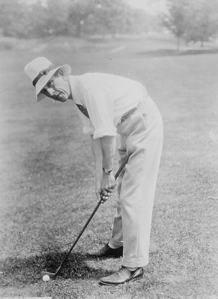 British Minister golfs at Hot Springs. Sir Malcolm Robertson, the newly appointed