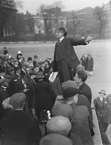 British workers off to Russia. Meeting on Tower Hill. Mr Ben Tillett addressing the crowd