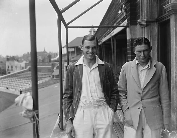 Cambridge University cricketer s. N G Wykes ( left ) and M J Turnball. June 1928