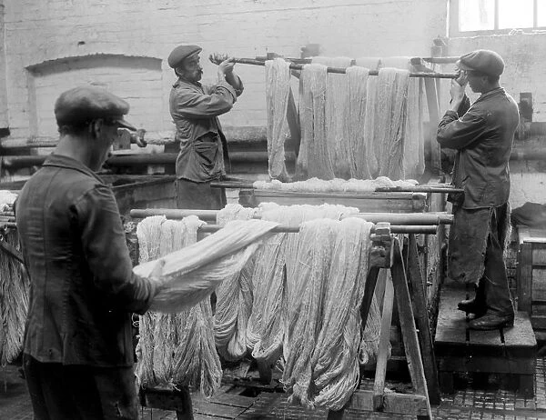 Carpet making at Wilton. 5 November 1920